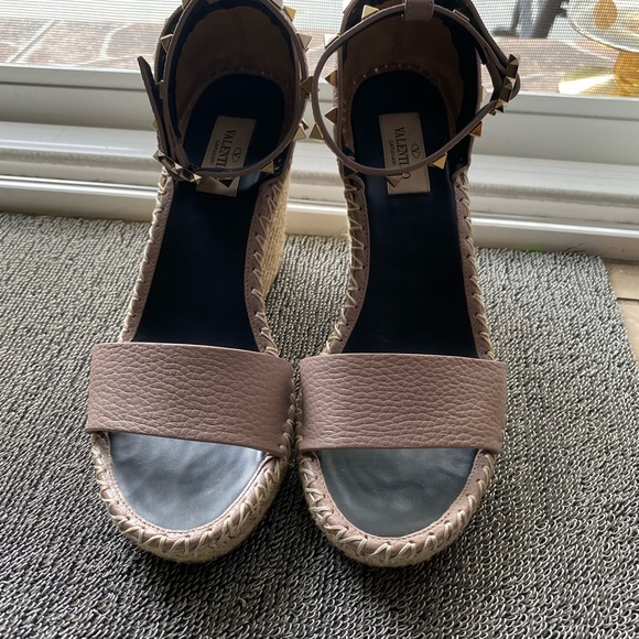 Valentino Garavani Blush Wedge Espadrilles - Picture 3 of 6